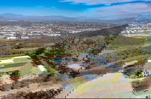 Photo 48 - Summit Ranch by Avantstay Infinity Pool Views