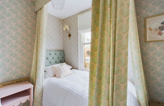 Seaside Cottage Retreat in Leigh-on-sea - Photo 2