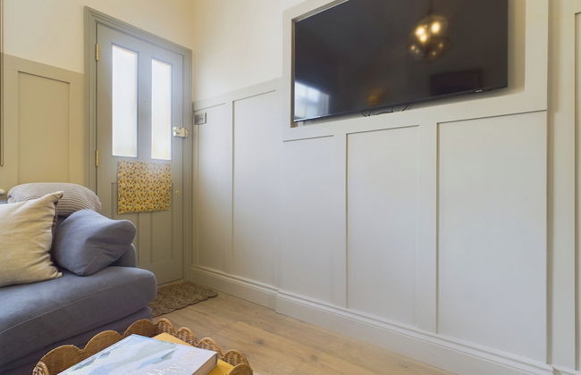 Seaside Cottage Retreat in Leigh-on-sea - Photo 8