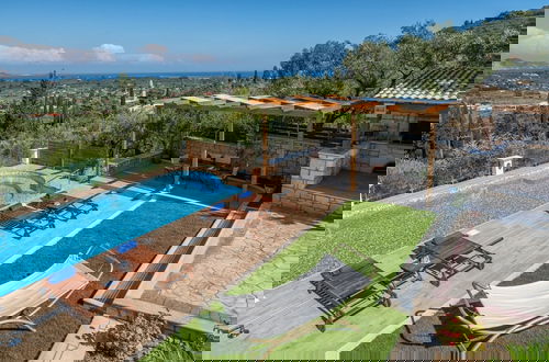Foto 4 - Villa Clairy 3-bedroom Villa With Private Pool