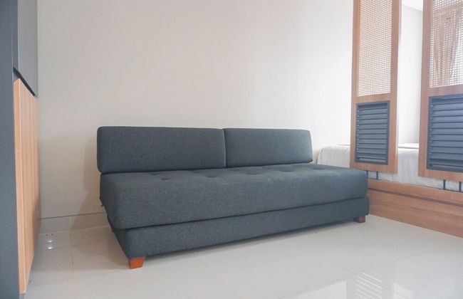Comfortable Studio Room at LRT City Jatibening - Photo 10