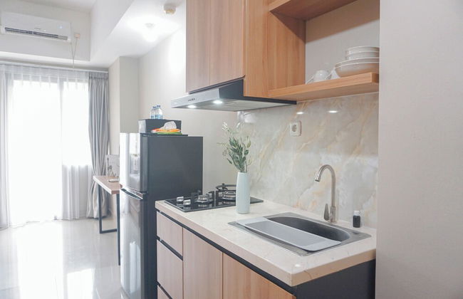 Comfortable Studio Room at LRT City Jatibening - Photo 14