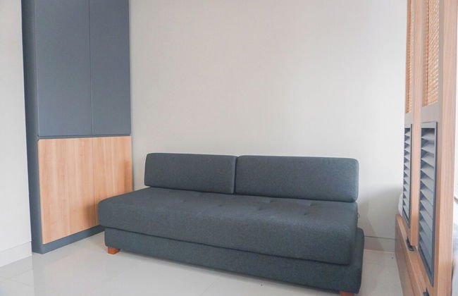 Comfortable Studio Room at LRT City Jatibening - Photo 2