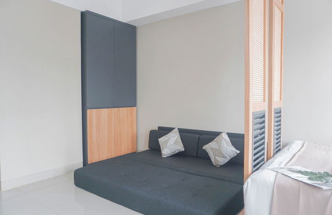 Comfortable Studio Room at LRT City Jatibening - Photo 9