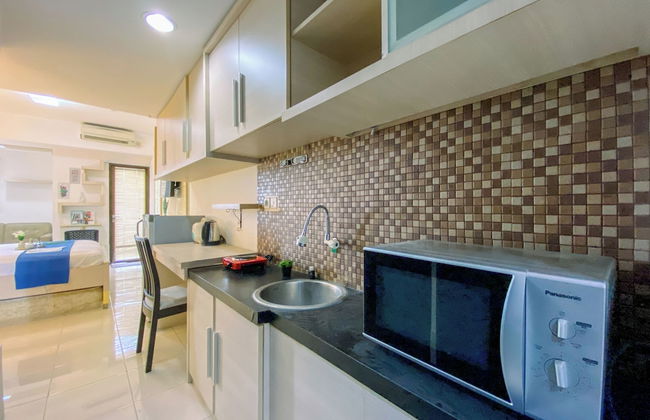 Strategic and Homey Studio at Tamansari Sudirman Apartment - Photo 6