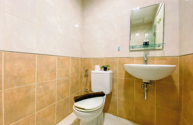 Strategic and Homey Studio at Tamansari Sudirman Apartment - Photo 8