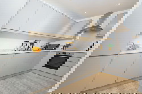 Foto 5 - Modern 1-bed Boutique-style Apartment in Croydon
