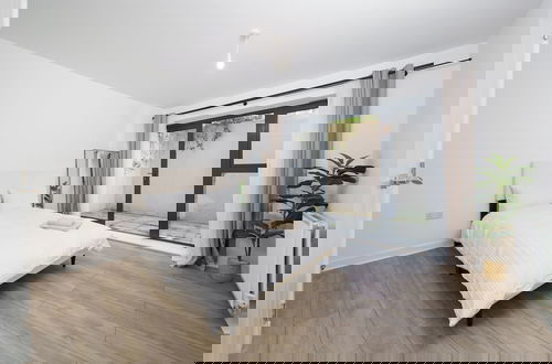 Foto 3 - Modern 1-bed Boutique-style Apartment in Croydon