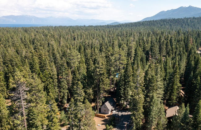 Sweet Pine by Avantstay Cozy Character Cottage in Tahoma - Foto 5