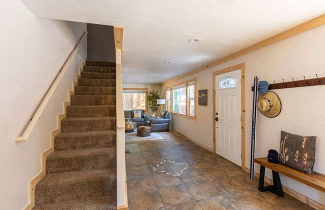 Sweet Pine by Avantstay Cozy Character Cottage in Tahoma - Foto 15