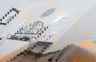 Foto 2 - Private Villa With Inviting Space