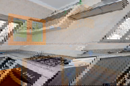 Foto 11 - Private Villa With Inviting Space