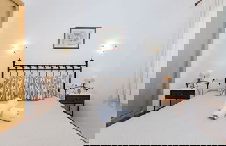 Foto 3 - Private Villa With Inviting Space