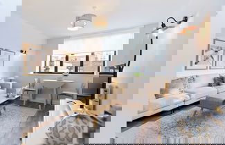 Photo 1 - The Goodge Street Place - Bright 2bdr Flat