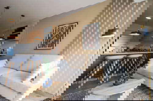 Photo 12 - w Grandiose 1BR w Great Balcony in Miraflores
