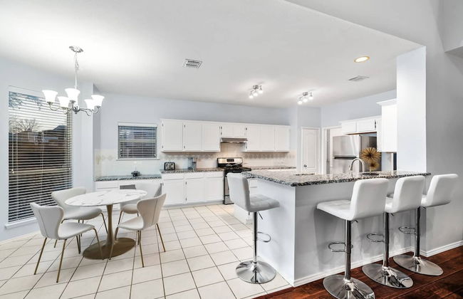 Perfect Frisco Home for Relocating Families Fun - Photo 10