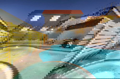 Foto 9 - Pool, Hot Tub & Outdoor Lounge Near Beaches & Dining Bella Casa