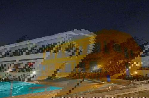Foto 62 - Alaya Stays Veera Marina 1BHK with Pool