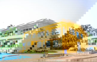 Foto 1 - Alaya Stays Veera Marina 1BHK with Pool
