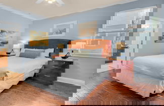 Foto 2 - The Bluefin 6 Bedroom Home by RedAwning