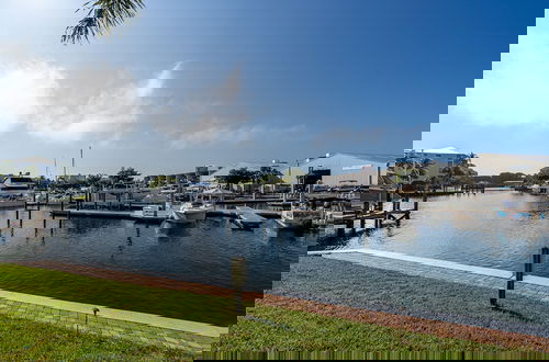 Foto 36 - Palm Harbor Penthouse With Marina Views 2 Bedroom Condo by RedAwning