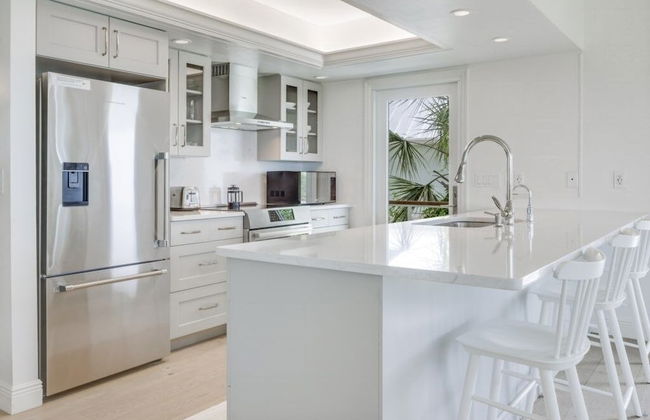 Arcadia-stunning Gulf Front Beauty! 4 Bedroom Home by RedAwning - Photo 10