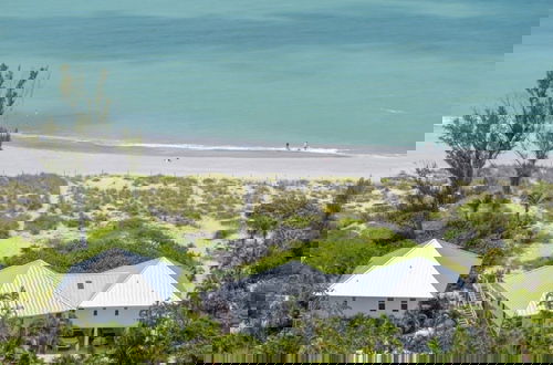 Foto 51 - Arcadia-stunning Gulf Front Beauty! 4 Bedroom Home by RedAwning