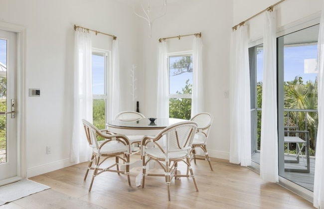 Arcadia-stunning Gulf Front Beauty! 4 Bedroom Home by RedAwning - Photo 32