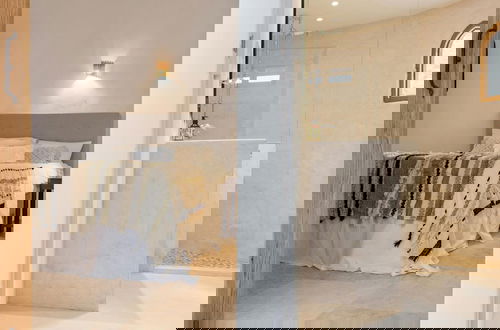 Foto 6 - Holiday Home With Spacious Rooms
