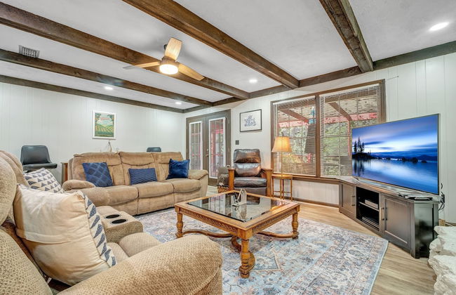 Hudson Manor 4 Bedroom Home by RedAwning - Photo 1