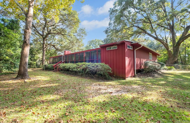 Hudson Manor 4 Bedroom Home by RedAwning - Photo 44