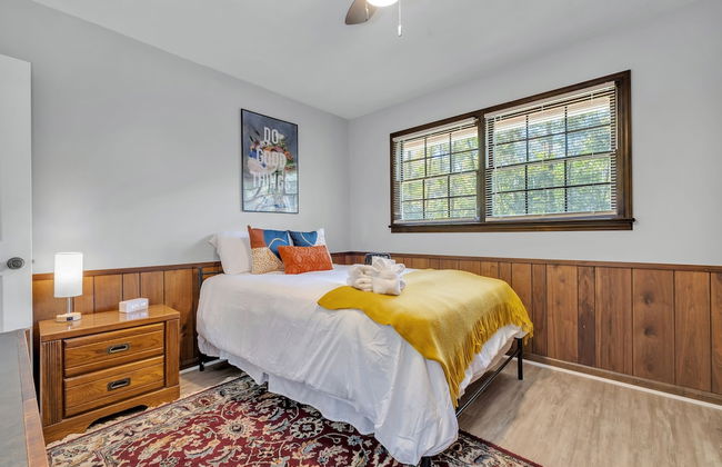 Hudson Manor 4 Bedroom Home by RedAwning - Photo 6