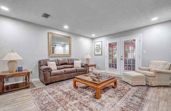 Hudson Manor 4 Bedroom Home by RedAwning - Photo 20