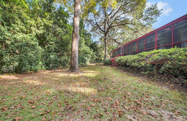 Hudson Manor 4 Bedroom Home by RedAwning - Photo 40
