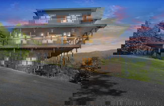 Foto 1 - Heavenly Views - Amazing Mountain Views 8 Bedroom Cabin by Heavenly Views Resort