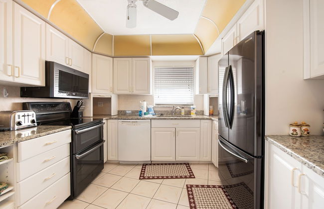 232 South Harbor Upstairs 3 Bedroom Apts by RedAwning - Foto 8