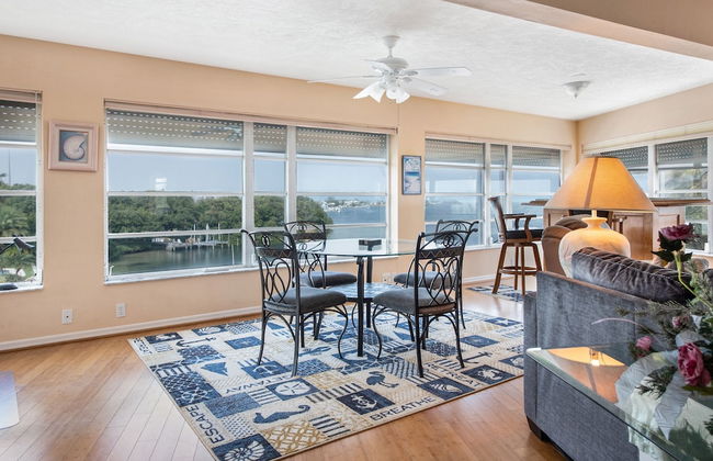 232 South Harbor Upstairs 3 Bedroom Apts by RedAwning - Foto 23