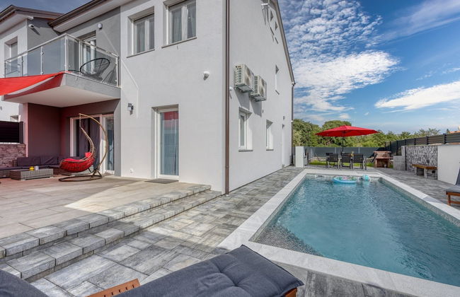 Peaceful Blooming Villa With Pool - Foto 24