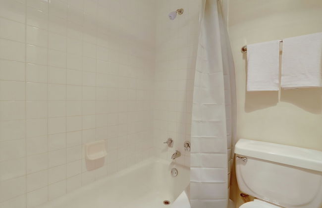 Fantastic 2BR Condo with Gym - Foto 36