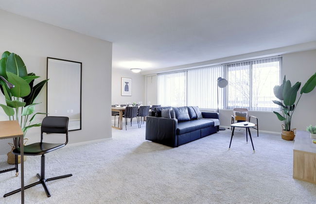 Fantastic 2BR Condo with Gym - Foto 24