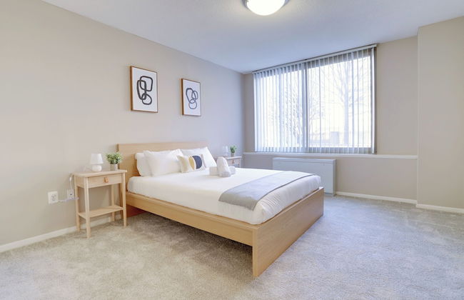 Fantastic 2BR Condo with Gym - Foto 9