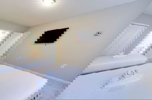 Foto 7 - Fantastic 2BR Condo with Gym