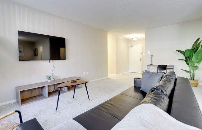 Fantastic 2BR Condo with Gym - Foto 21