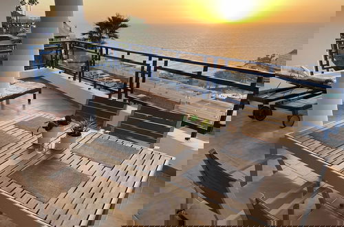 Foto 1 - Sunny Modern Apartment - Sea View and Beach Access