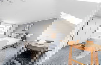 Photo 1 - Spacious Room In Morden