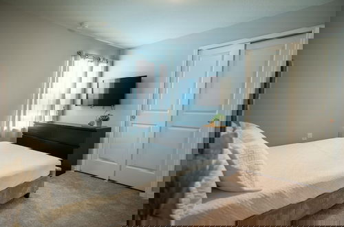 Foto 46 - Stunning 10 Bed Home With Themed Rooms Pool
