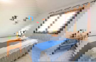 Foto 2 - Charming Seaside Apartment