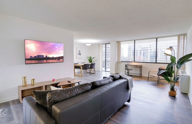 Stay with Comfort in Crystal City - Foto 21