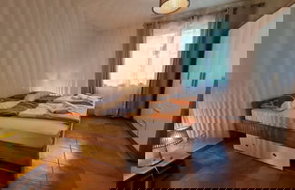 Photo 2 - Apartment With Mountain & Slope View