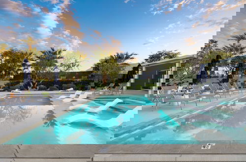 Foto 42 - Polo Villa 1 by Avantstay Features Expansive Putting Green Pool Spa Outdoor Firepit 260-322 5 Bedrooms
